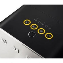 Cargar imagen en el visor de la galería, Cafetera súper automàtica SMEG Negre